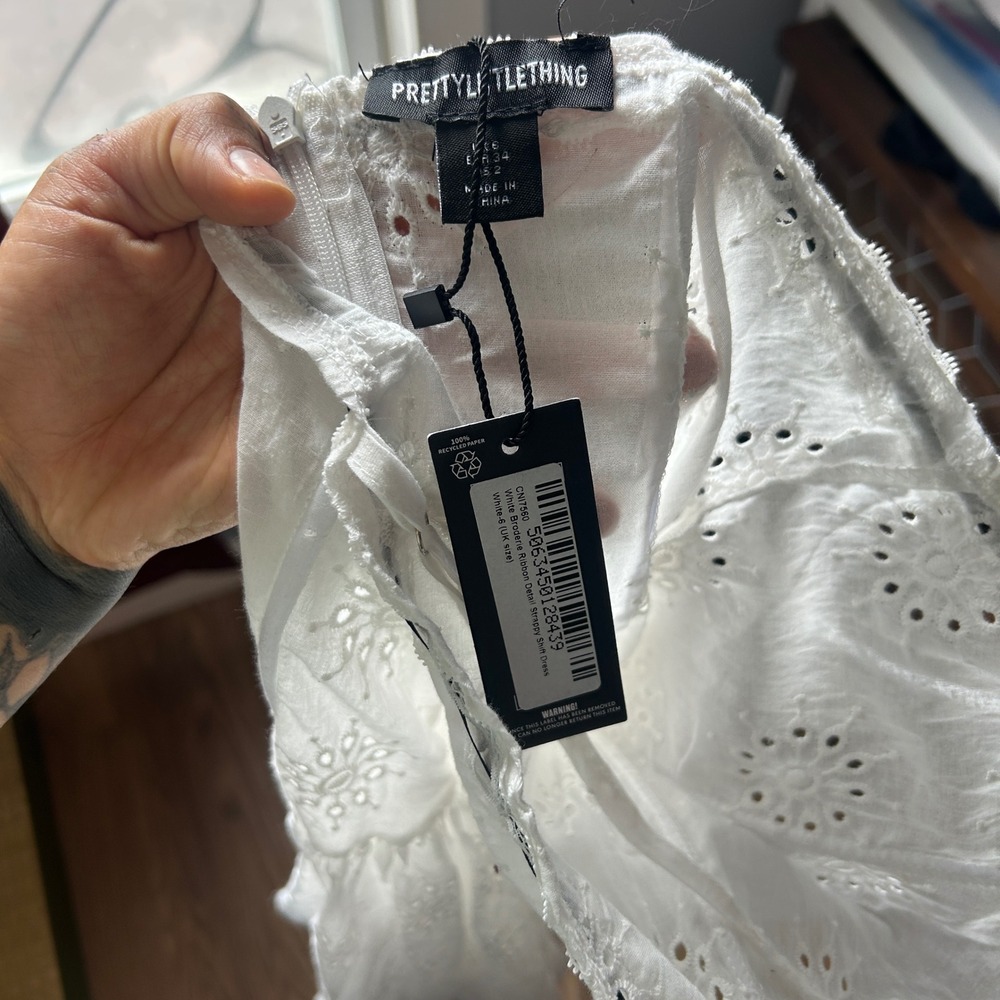 PrettyLittleThing Cottage‎ Core Fairy Dress White Eyelet Black Ribbon Sleeveless - Picture 4 of 4